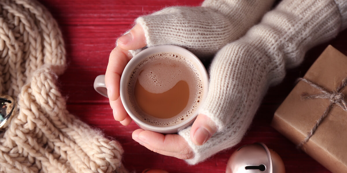 Świąteczne poranki z kubkiem kawy – jak umilić sobie grudzień?