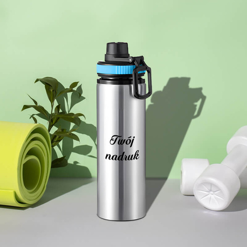 Srebrny bidon 850 ml - z rączką i zamykanym ustnikiem - z Twoim nadrukiem - niebieska opaska