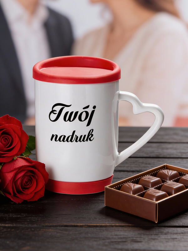 Kubek na Walentynki z własnym nadrukiem z silikonową pokrywką