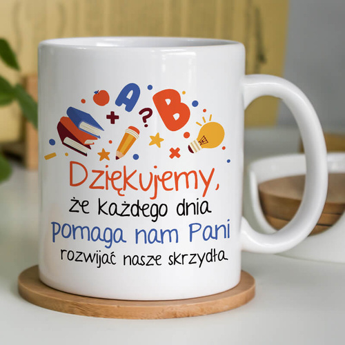 Kubek z nadrukiem - Dziękujemy, że każdego dnia pomaga nam Pani rozwinąć nasze skrzydła