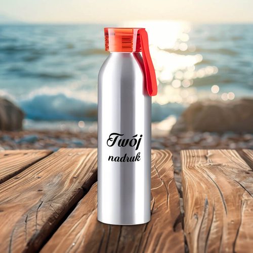 Srebrny bidon 650 ml z Twoim nadrukiem z czerwoną nakrętką